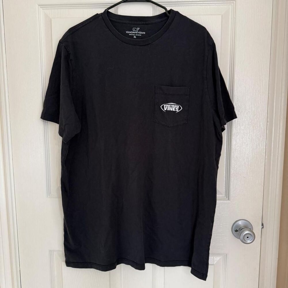 Vineyard-vines Men's Black T-shirt